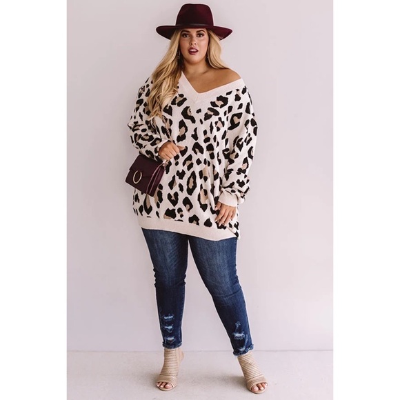 Boutique Beige Leopard Print V-Neck Sweater L - Picture 2 of 5